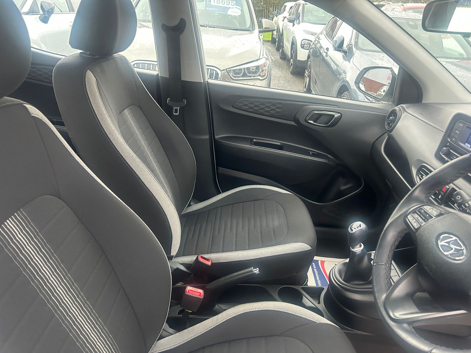 Used Toyota Yaris 2012 for sale - 76426809: Photo 19