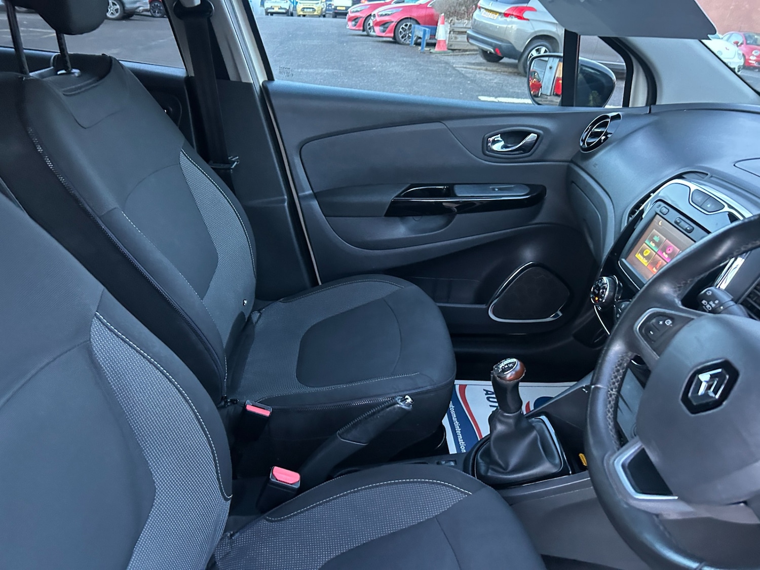 Used Renault Captur 2016 for sale - 77367993: Photo 11