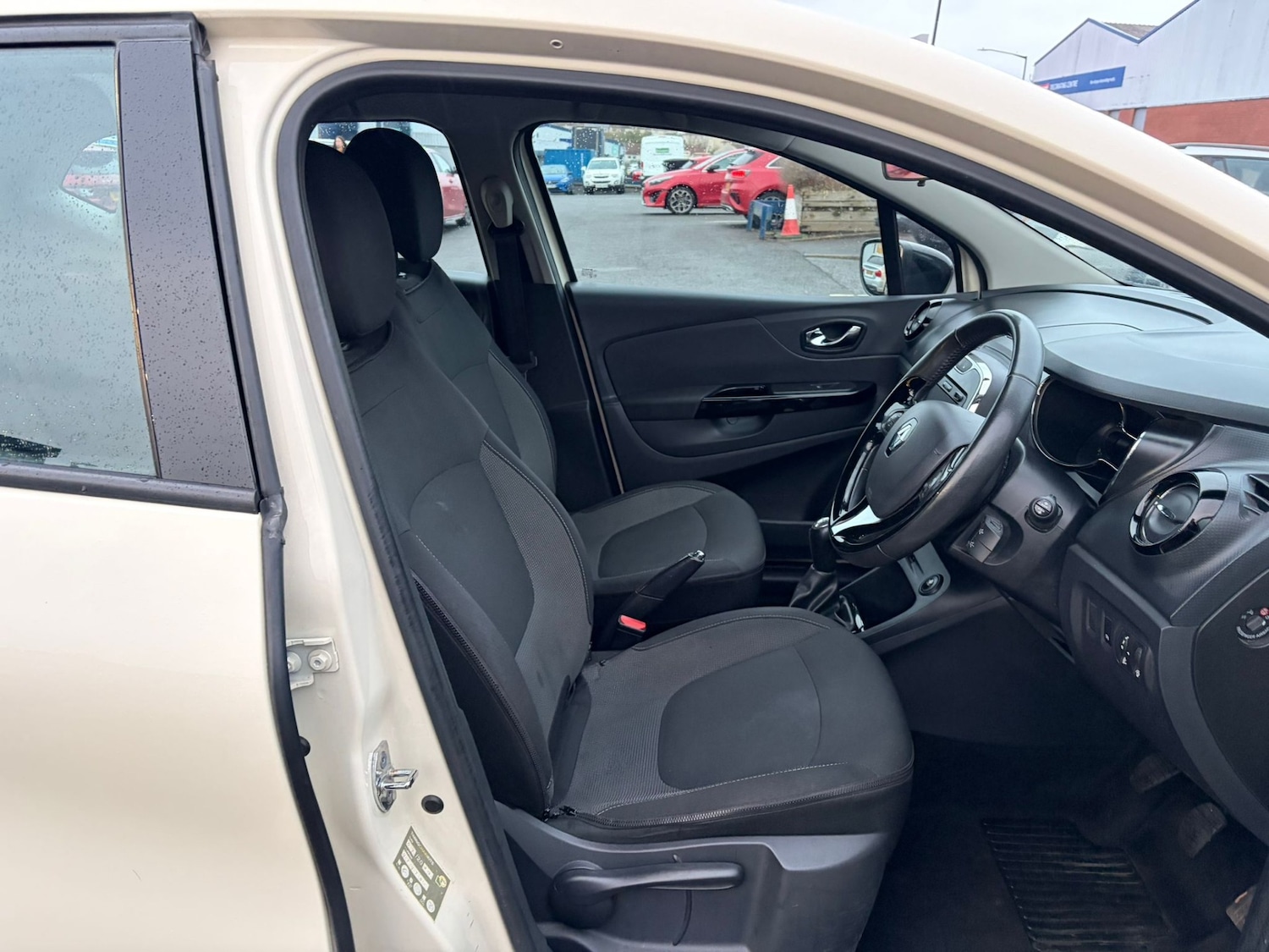 Used Renault Captur 2015 for sale - 77198329: Photo 10