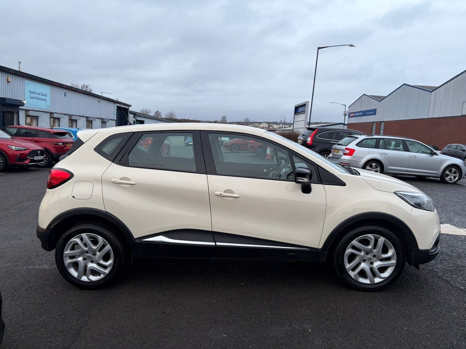 Used Renault Captur 2015 for sale - 77198329: Photo 11