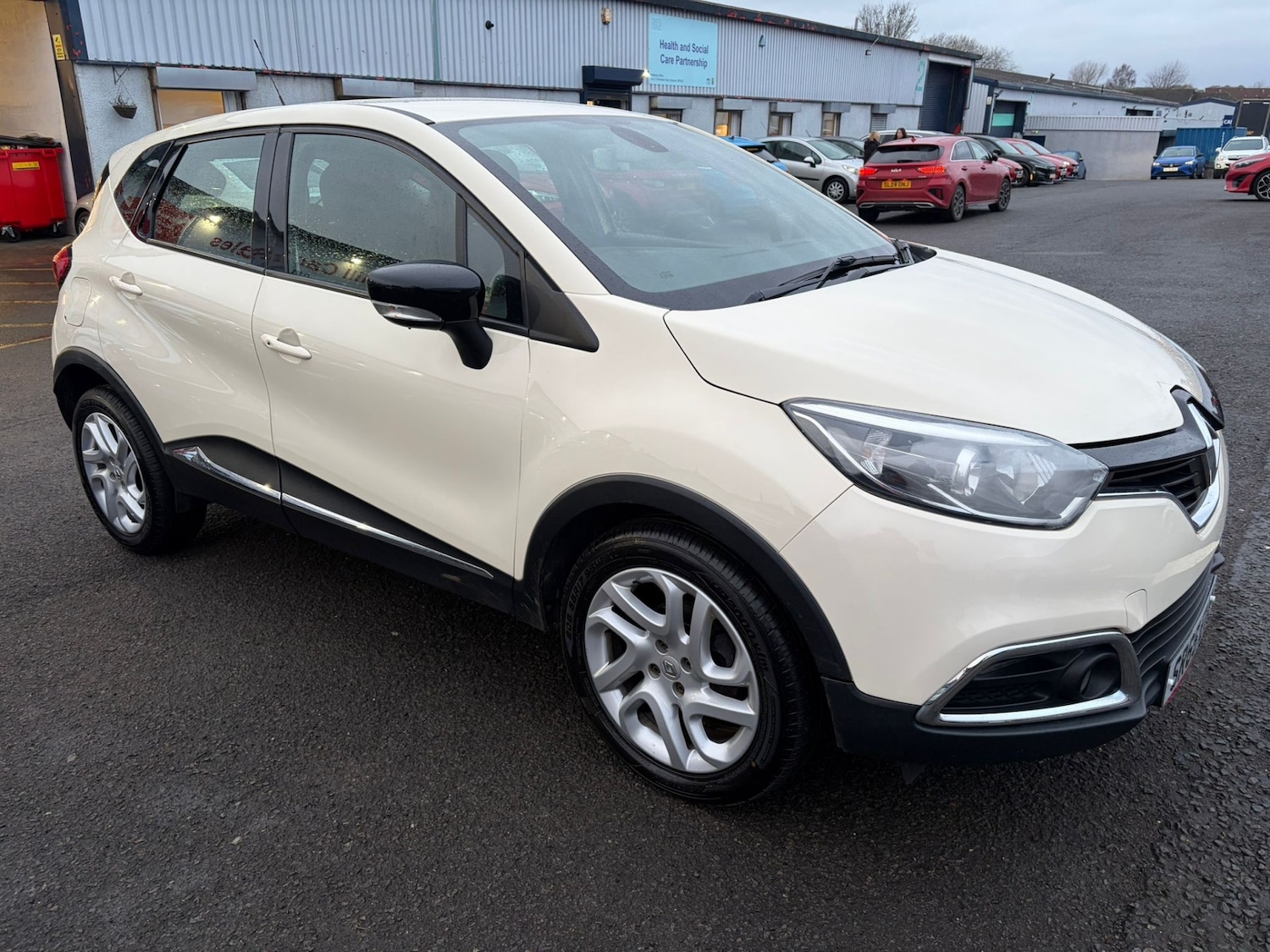Used Renault Captur 2015 for sale - 77198329: Photo 6