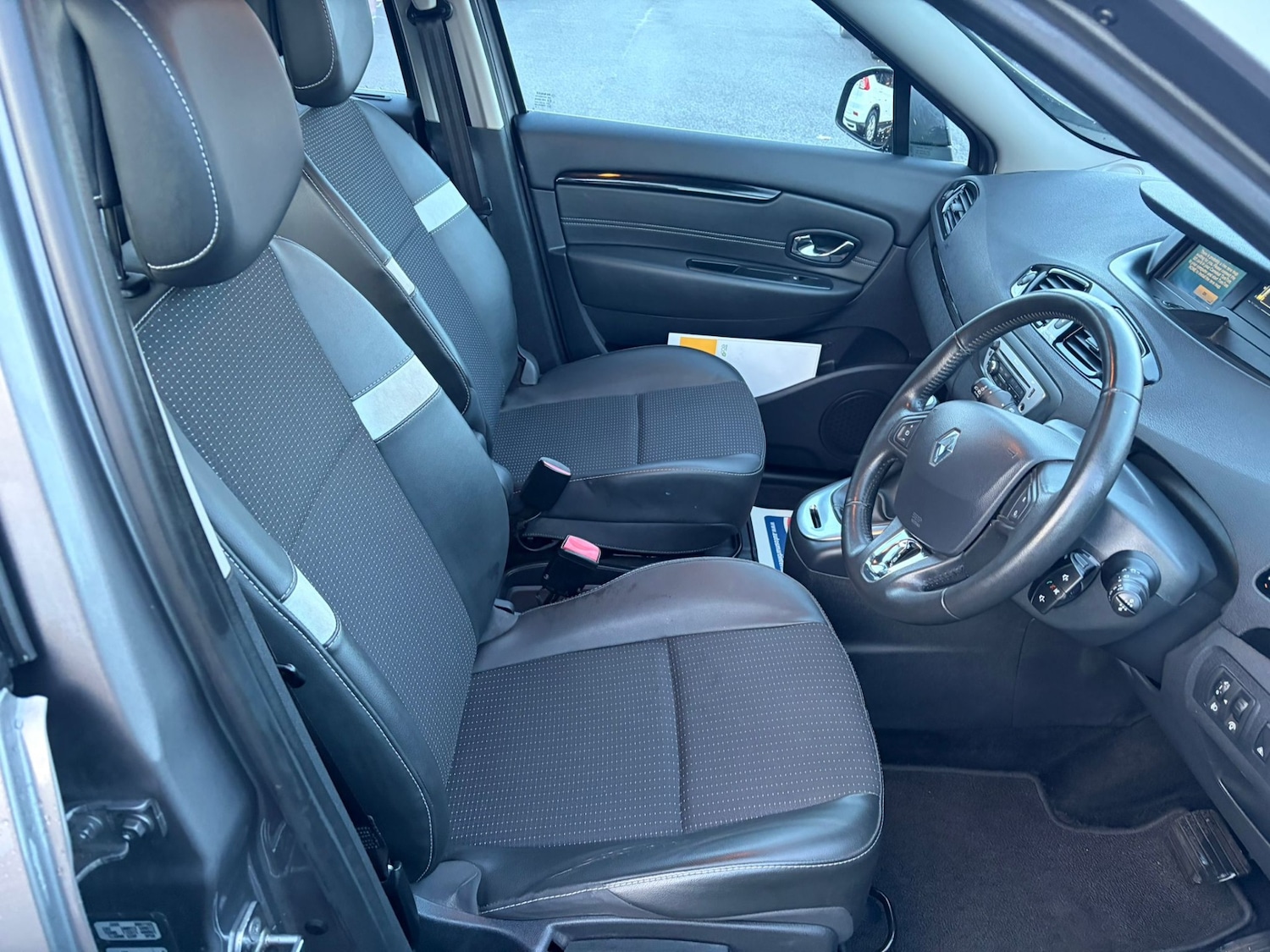 Used Renault Scenic 2013 for sale - 76796705: Photo 11