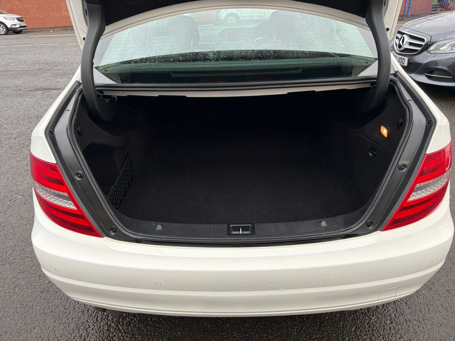 Used Mercedes-Benz C Class 2012 for sale - 76720183: Photo 7