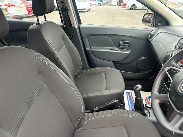 Used Dacia Sandero 2018 for sale - 76243927: Photo 13