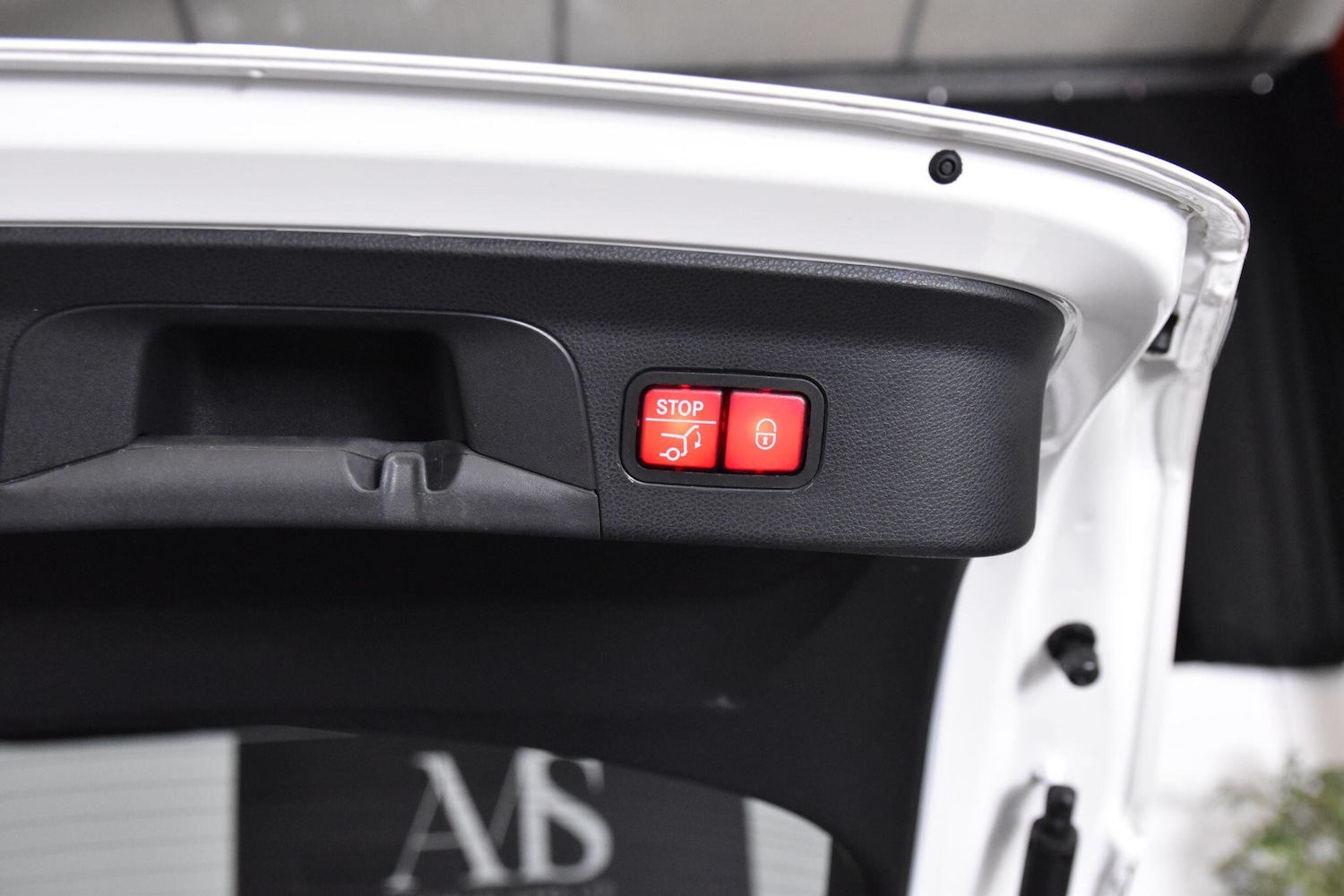 Used Mercedes-Benz GLC 2018 for sale - 76326828: Photo 37