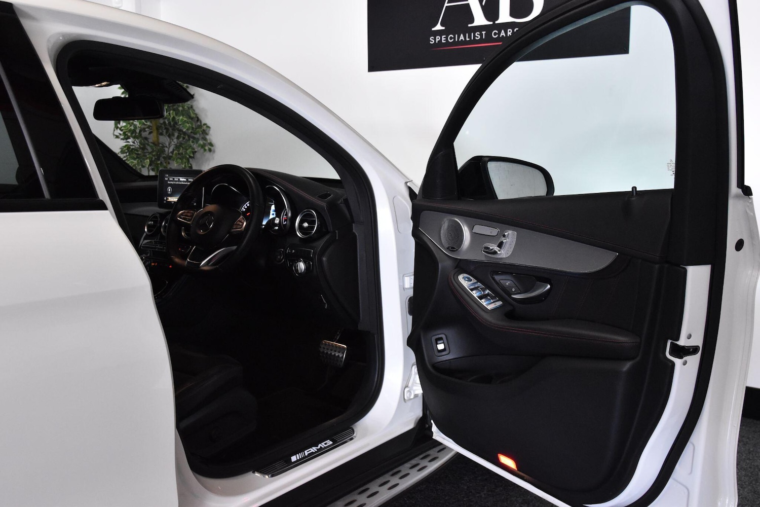 Used Mercedes-Benz GLC 2018 for sale - 76326828: Photo 6