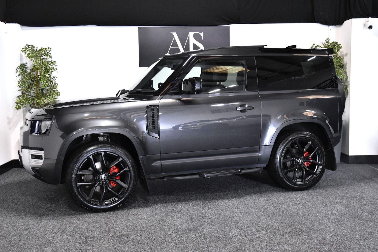 Used Land Rover Defender 2021 for sale - 76865206: Photo 1