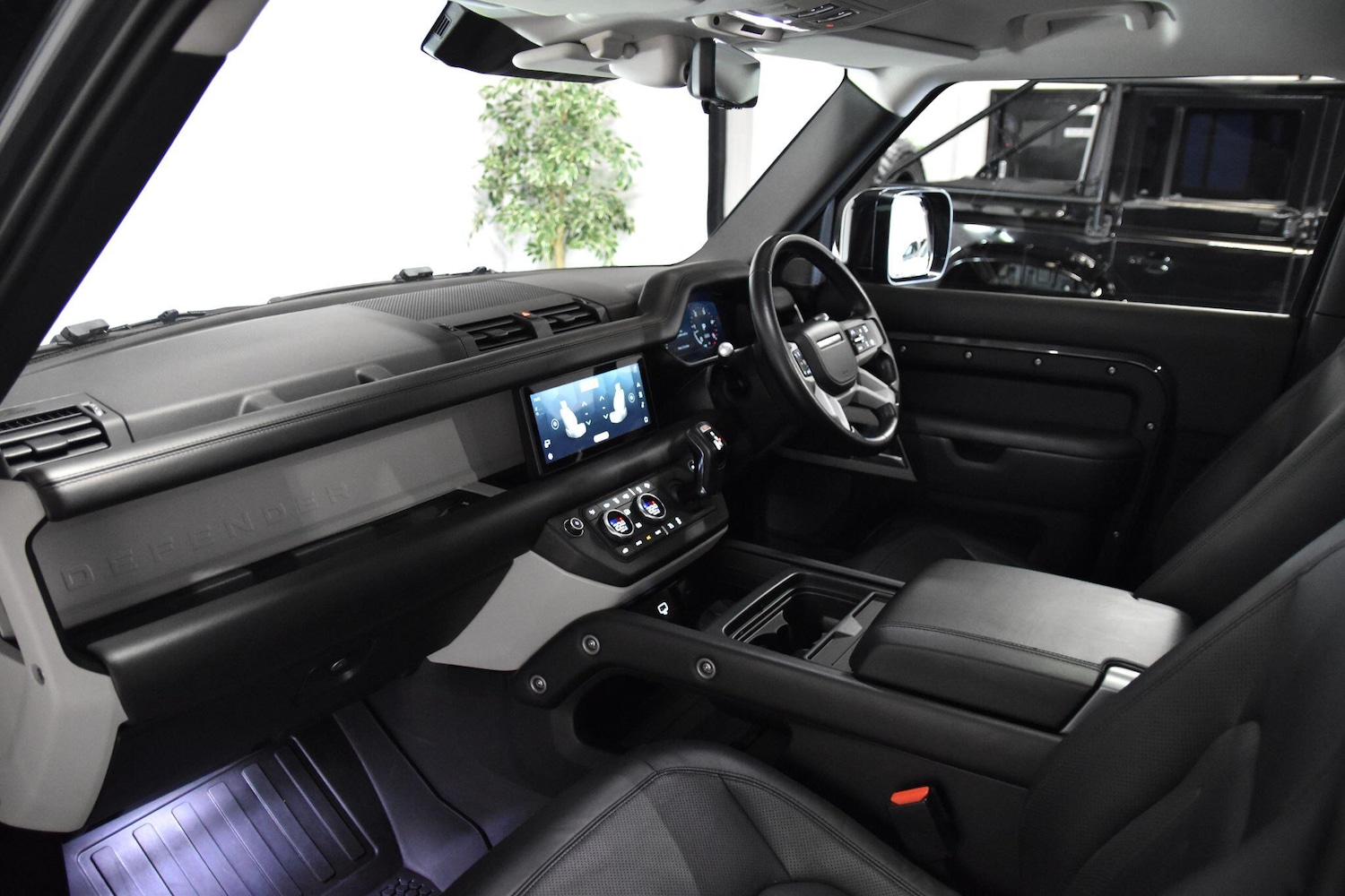 Used Land Rover Defender 2021 for sale - 76865206: Photo 28