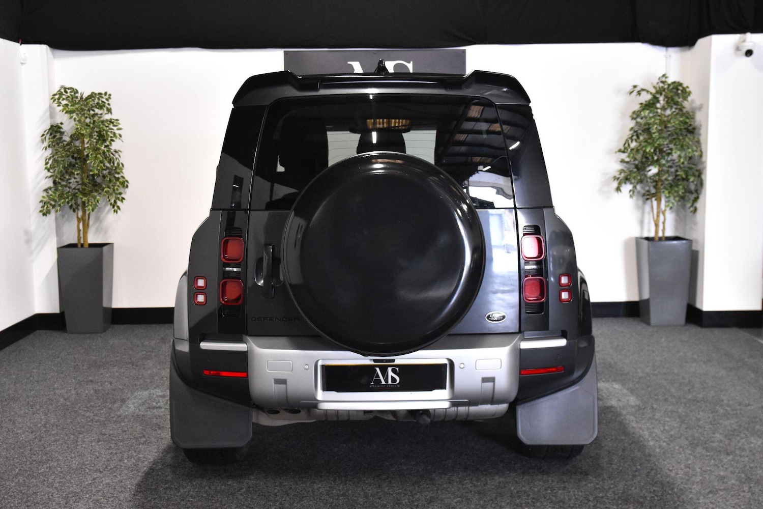 Used Land Rover Defender 2021 for sale - 76865206: Photo 4