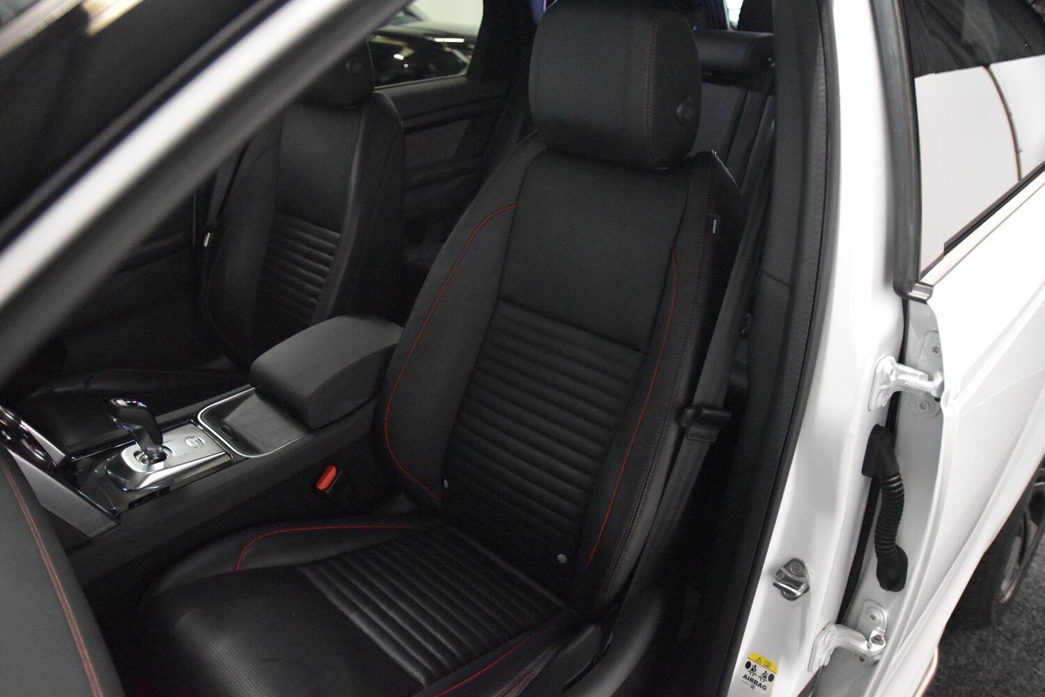 Used Land Rover Discovery Sport 2019 for sale - 77969615: Photo 33