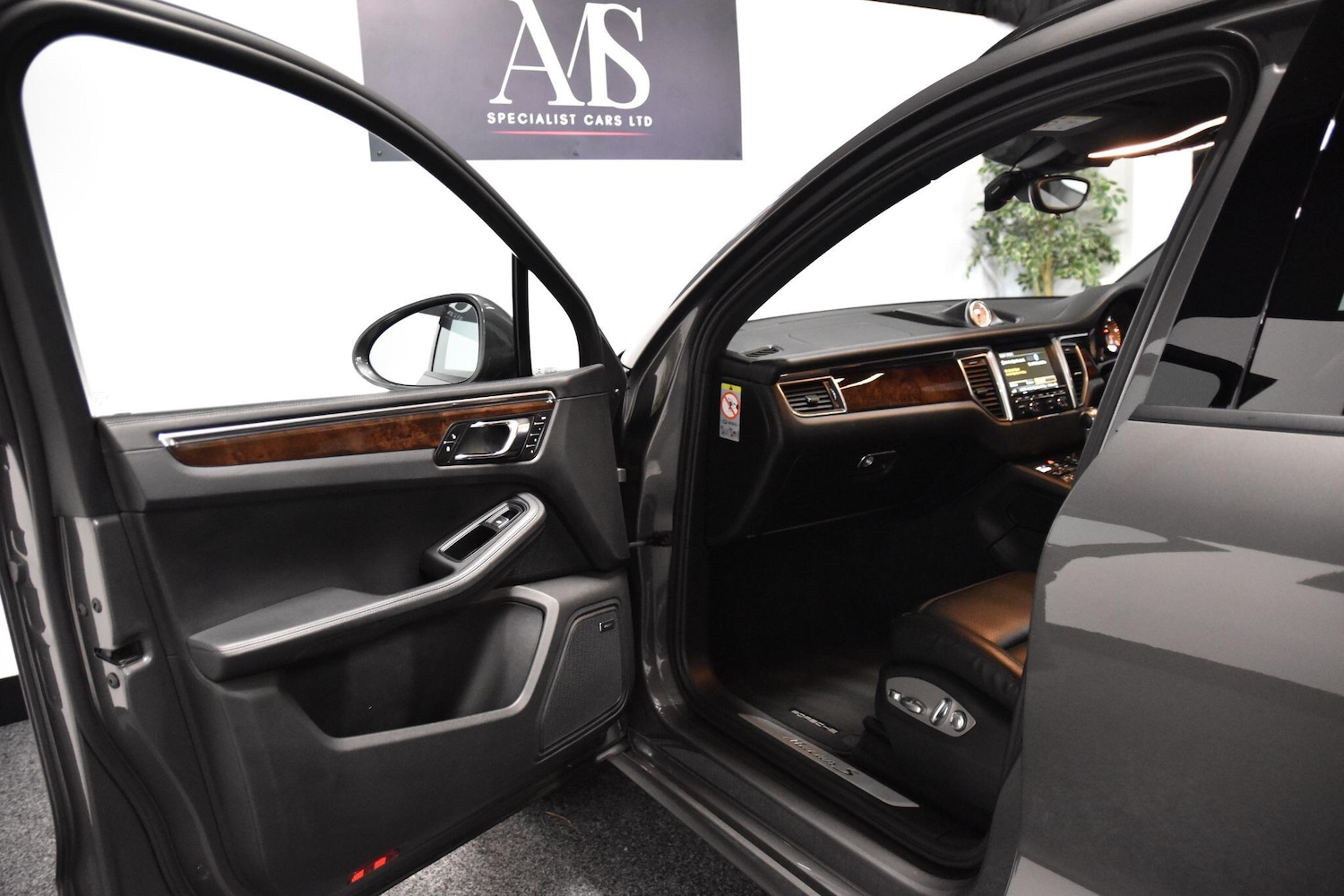 Used Porsche Macan 2015 for sale - 78100157: Photo 28