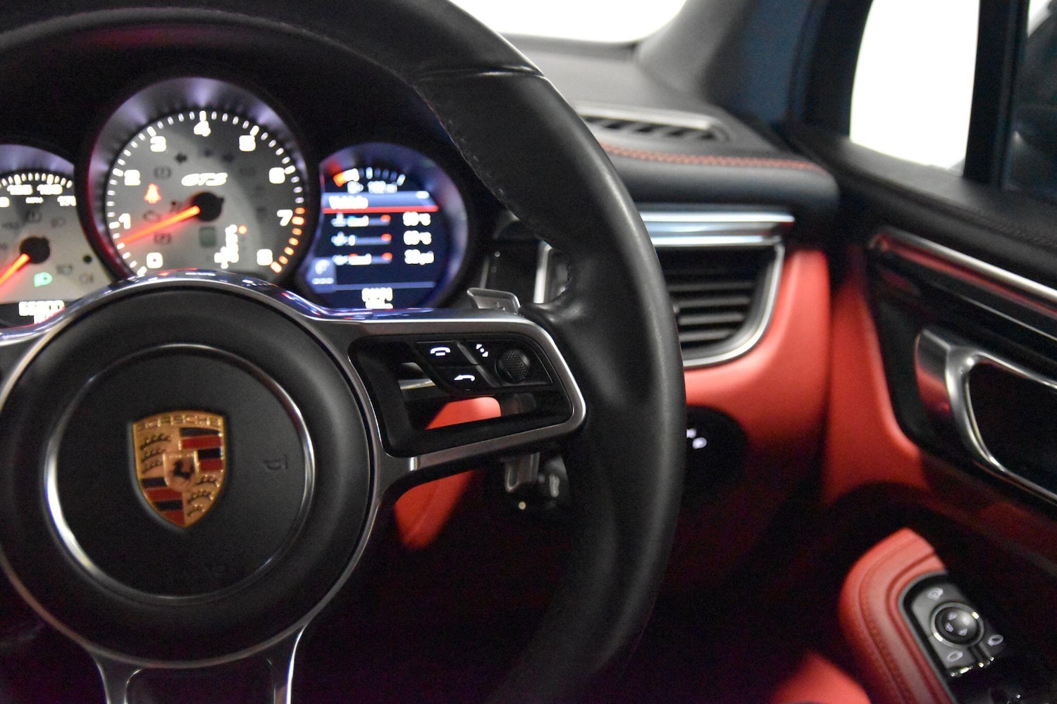 Used Porsche Macan 2018 for sale - 76899555: Photo 13