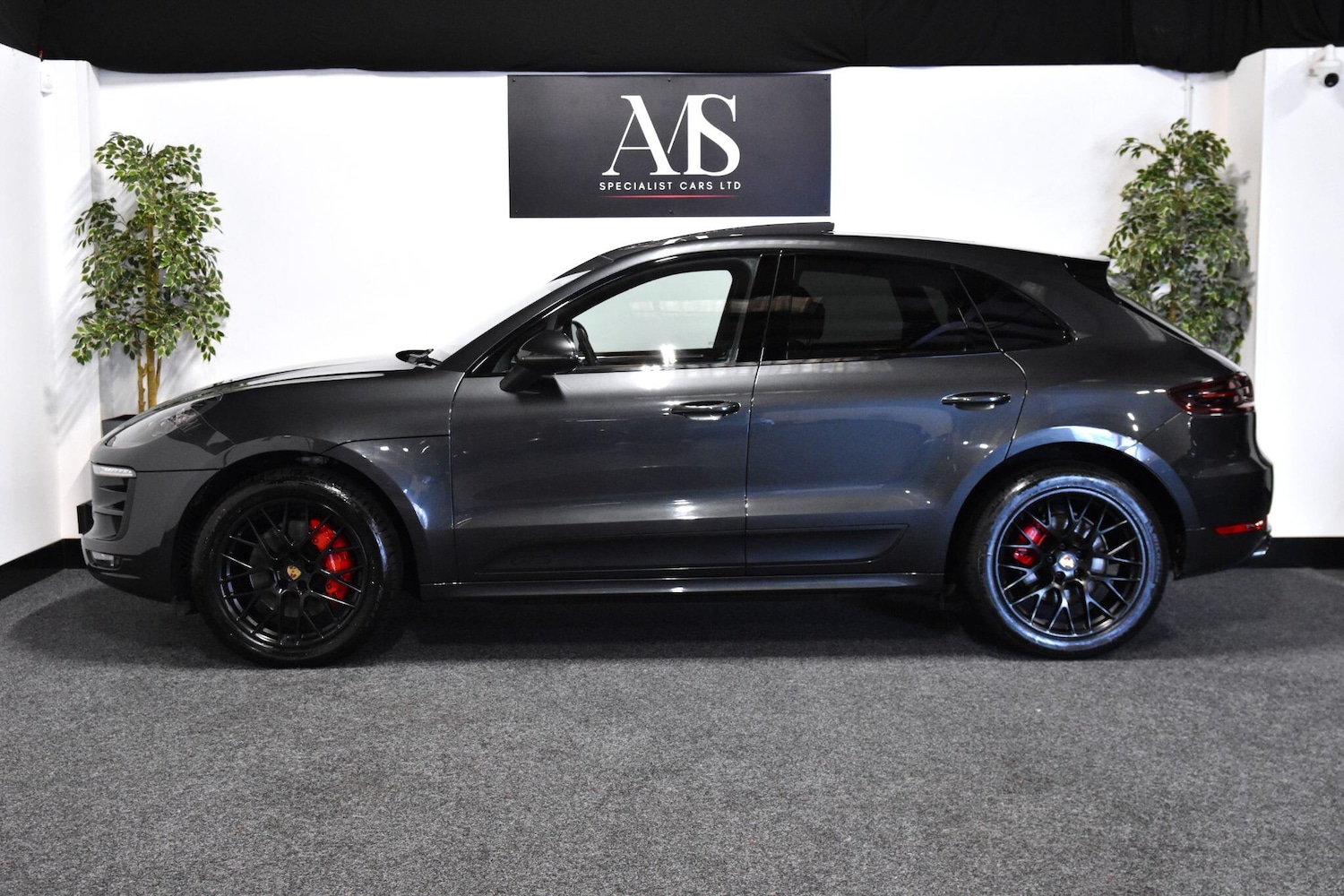 Used Porsche Macan 2018 for sale - 76899555: Photo 2
