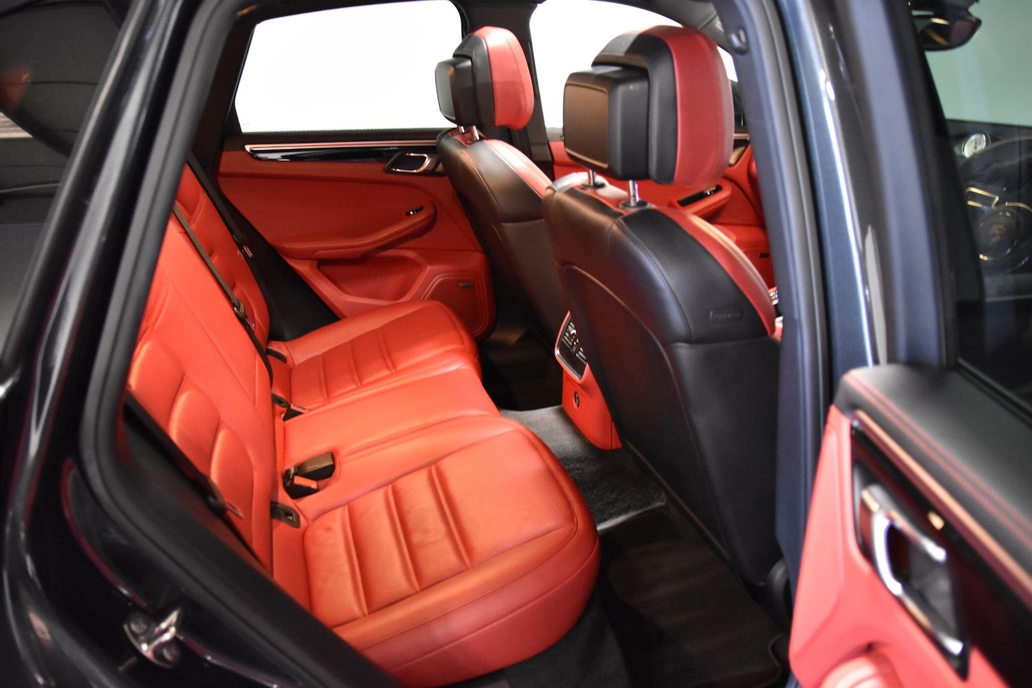 Used Porsche Macan 2018 for sale - 76899555: Photo 26