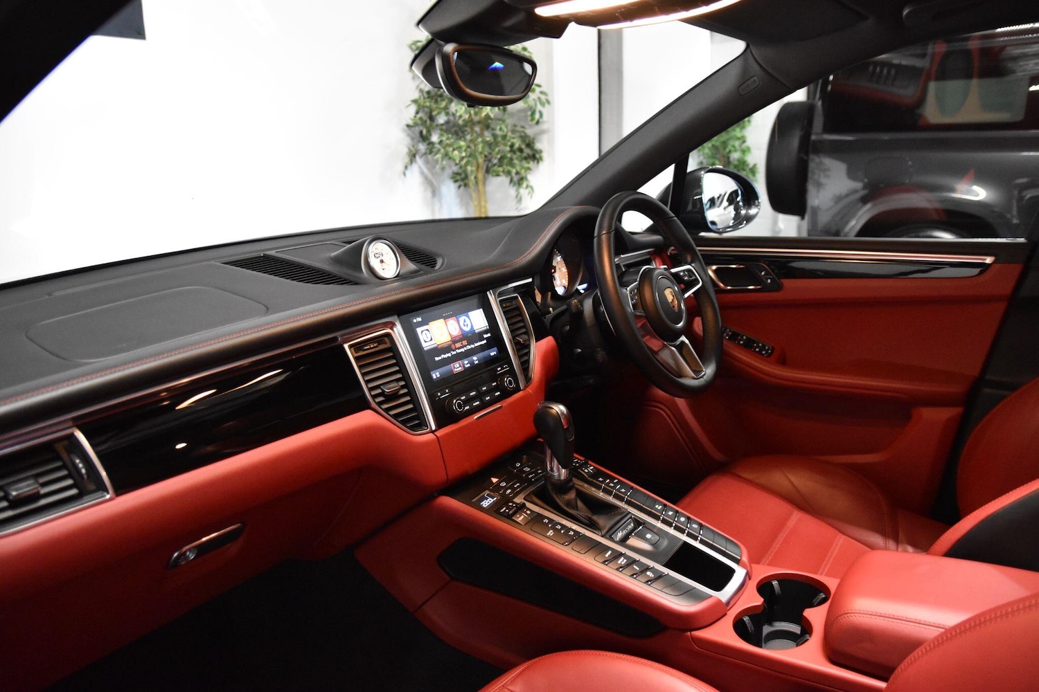 Used Porsche Macan 2018 for sale - 76899555: Photo 29