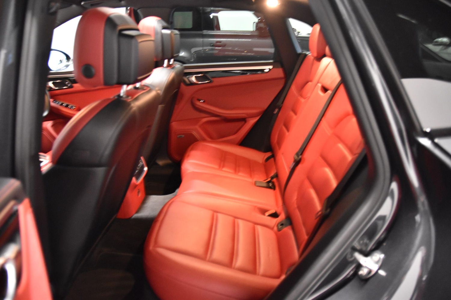 Used Porsche Macan 2018 for sale - 76899555: Photo 32