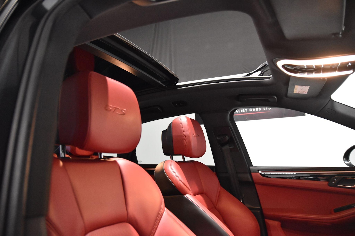 Used Porsche Macan 2018 for sale - 76899555: Photo 9