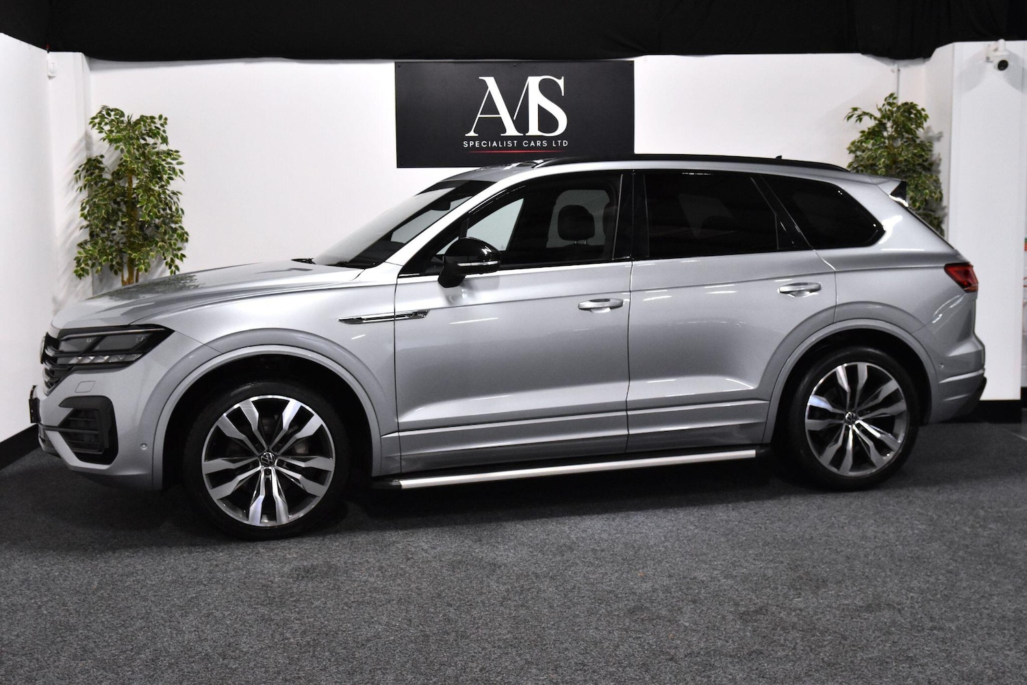 Used Volkswagen Touareg for sale - 77290423: Photo 1