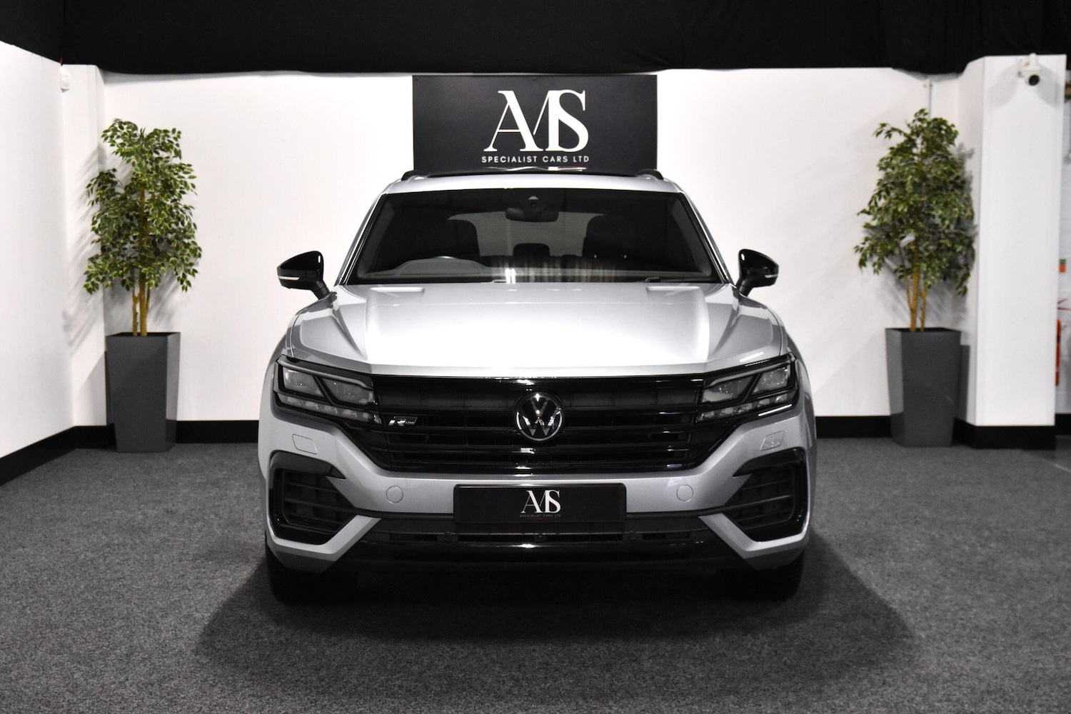 Used Volkswagen Touareg for sale - 77290423: Photo 3