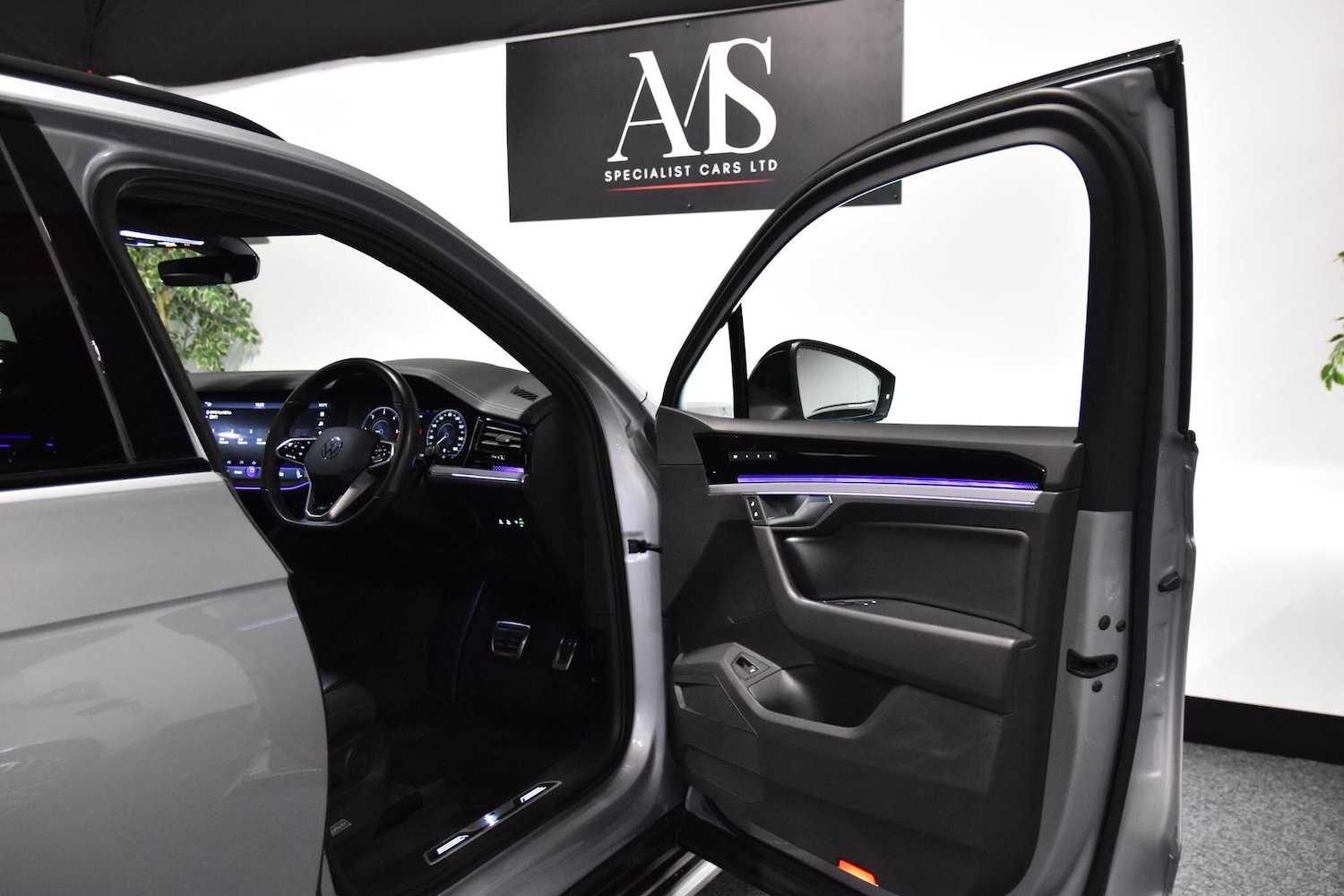 Used Volkswagen Touareg for sale - 77290423: Photo 6