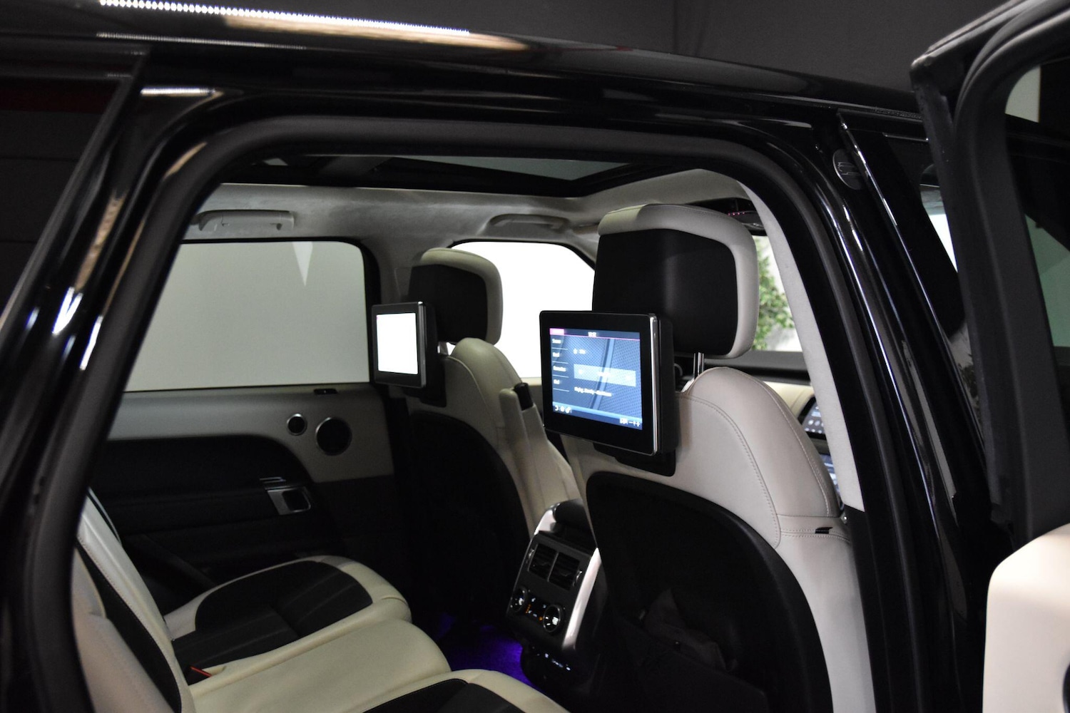 Used Land Rover Range Rover Sport 2018 for sale - 76742861: Photo 26