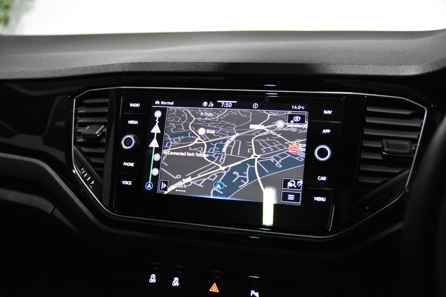 Used Volkswagen T-Roc 2022 for sale - 76260210: Photo 10