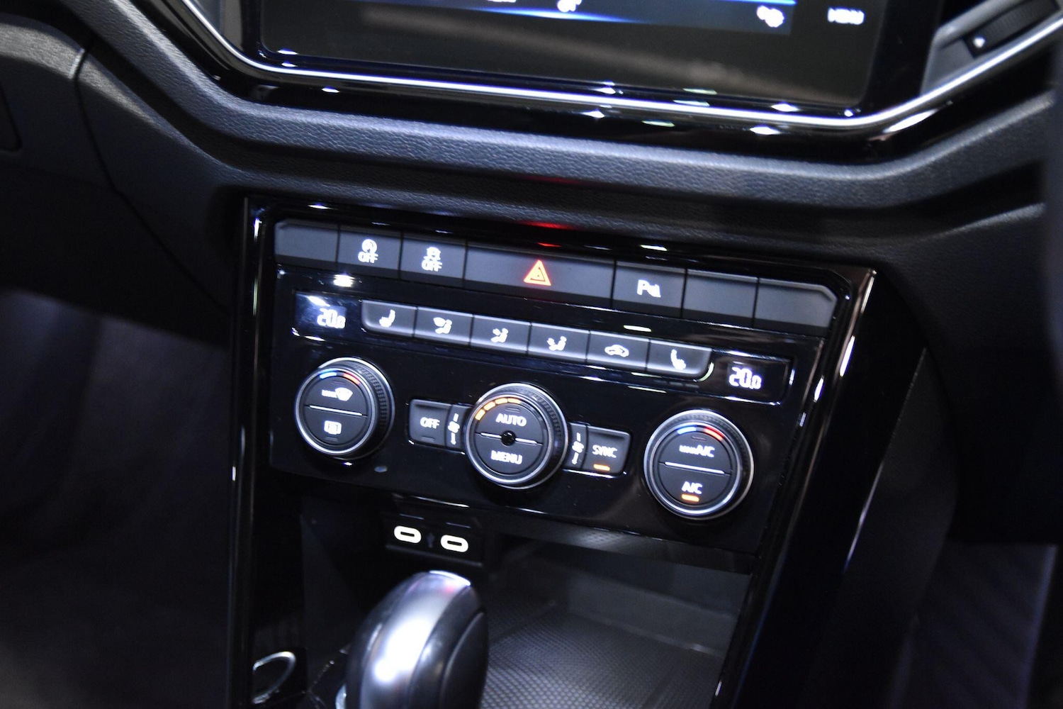 Used Volkswagen T-Roc 2022 for sale - 76260210: Photo 14
