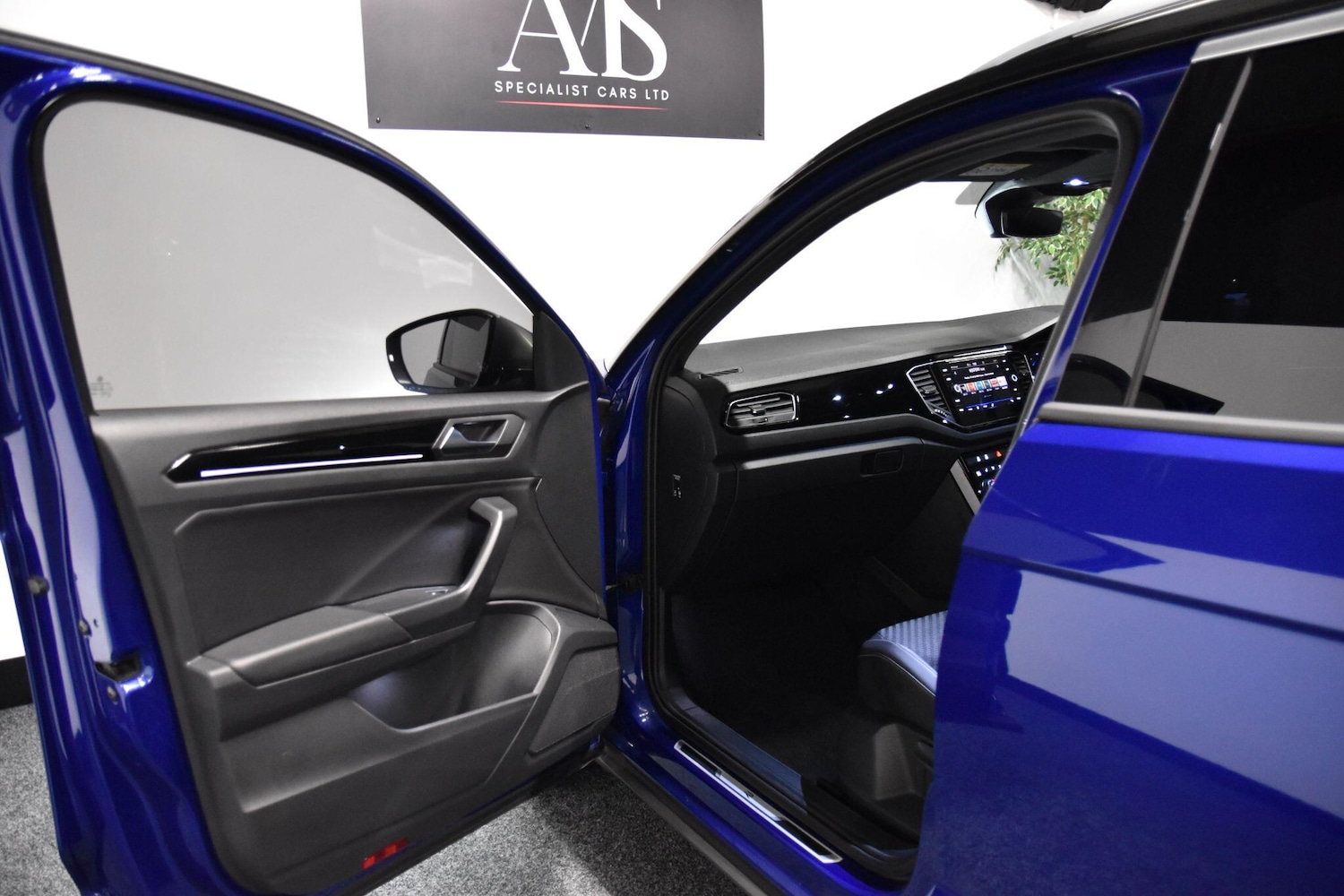 Used Volkswagen T-Roc 2022 for sale - 76260210: Photo 21