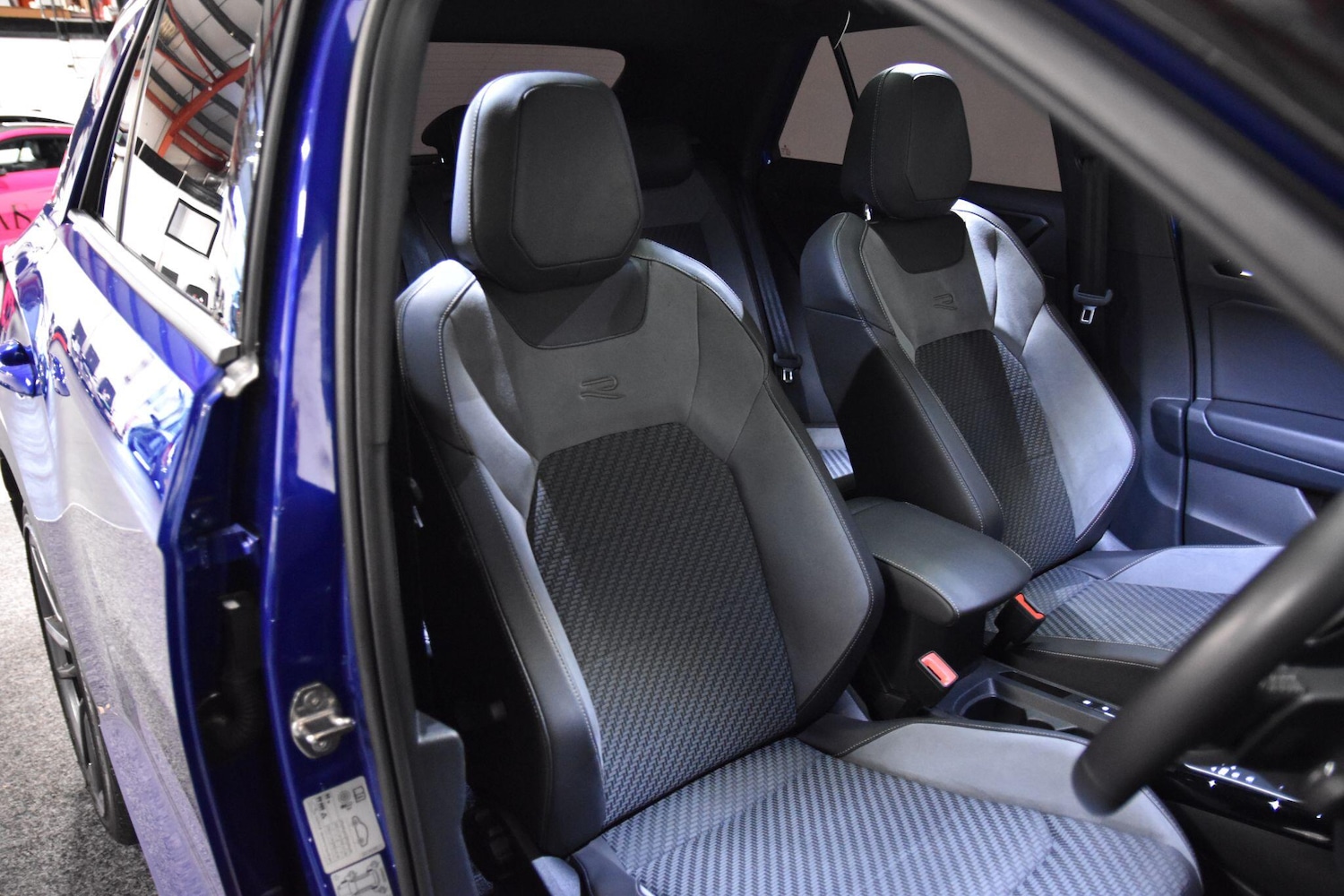 Used Volkswagen T-Roc 2022 for sale - 76260210: Photo 7
