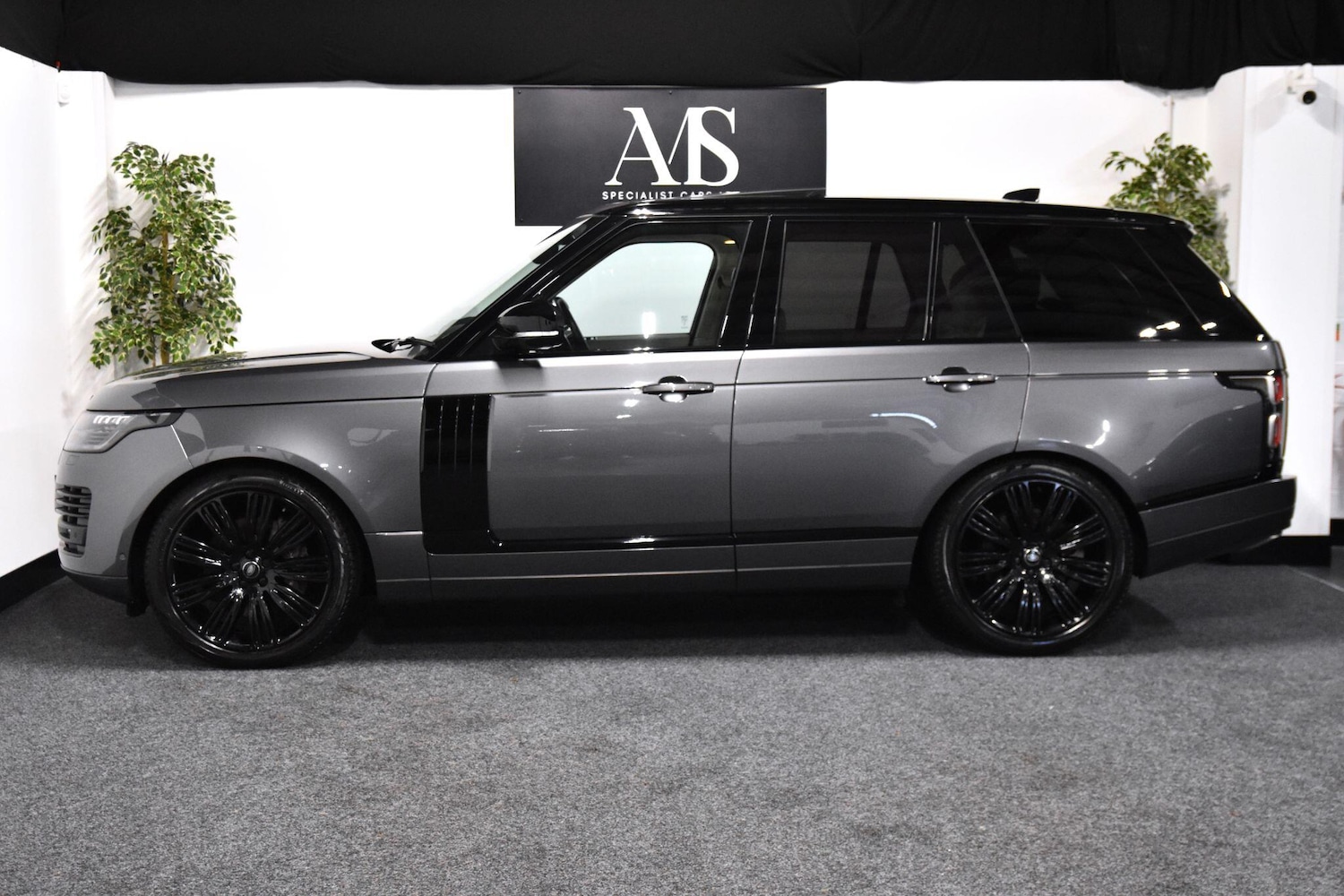 Used Land Rover Range Rover 2019 for sale - 76886311: Photo 2