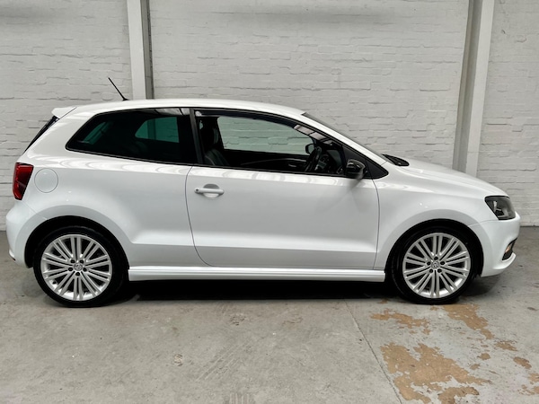 Used Volkswagen Polo 2015 for sale - 75333969: Photo 2