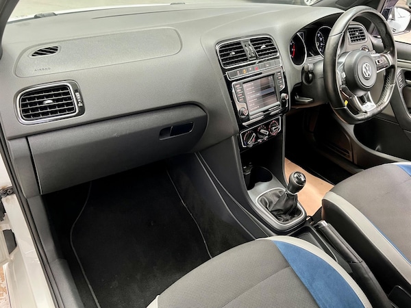 Used Volkswagen Polo 2015 for sale - 75333969: Photo 50
