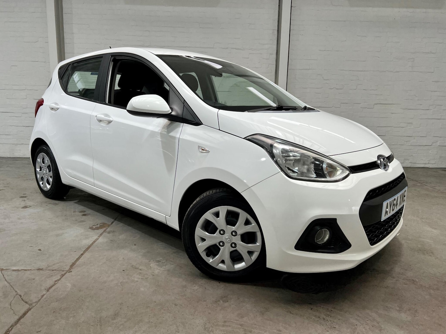 Used Hyundai i10 2014 for sale - 76549855: Photo 1