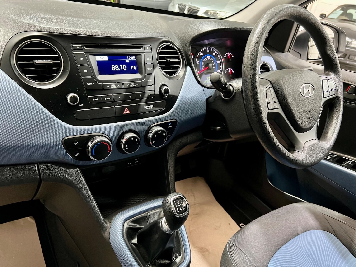 Used Hyundai i10 2014 for sale - 76549855: Photo 28