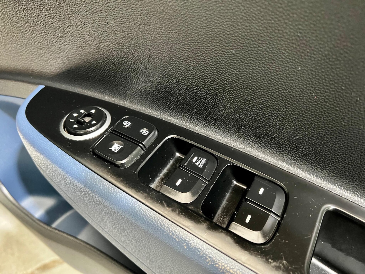 Used Hyundai i10 2014 for sale - 76549855: Photo 34