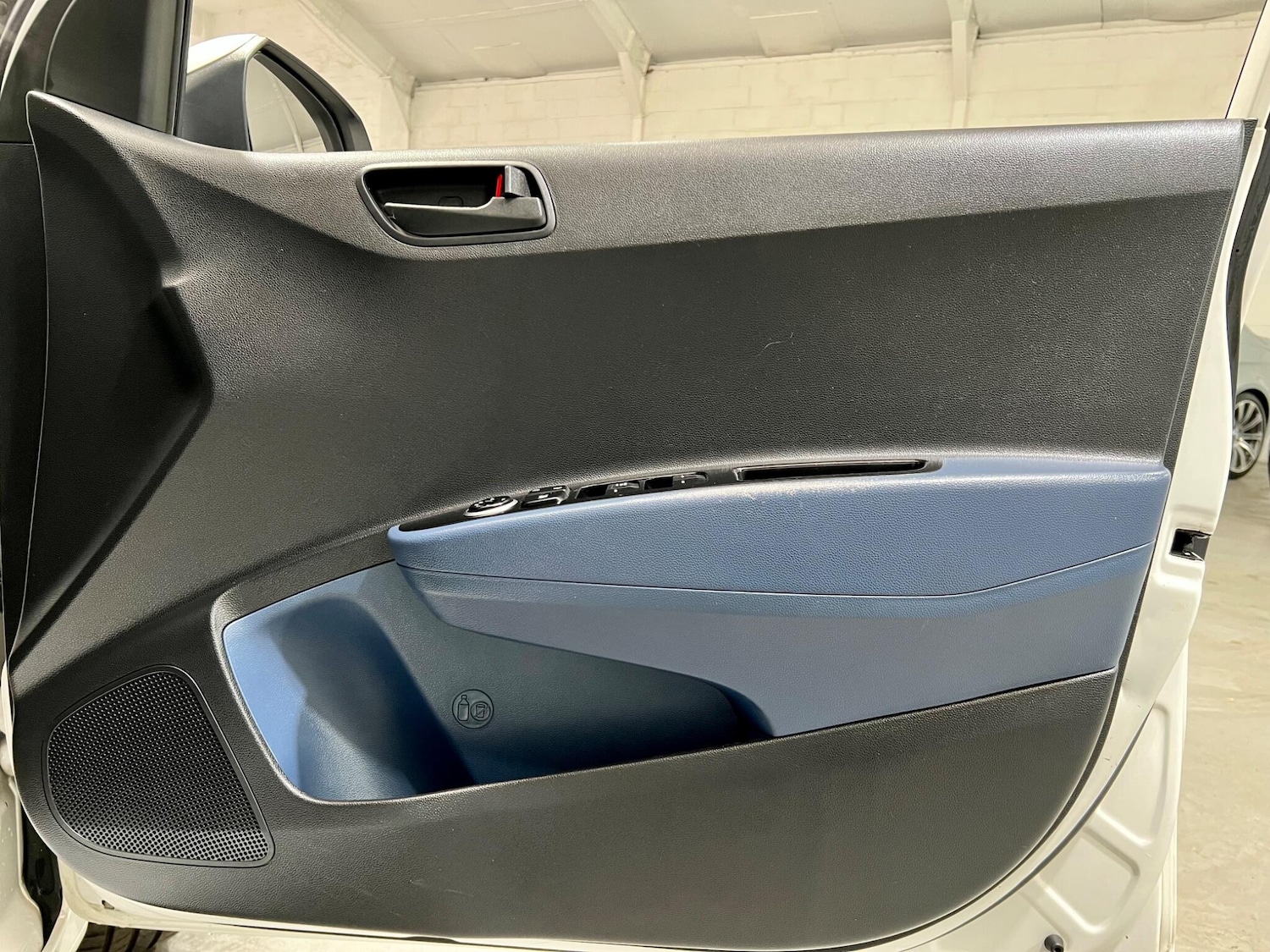 Used Hyundai i10 2014 for sale - 76549855: Photo 48