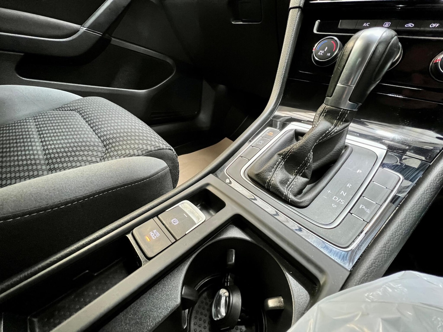 Used Volkswagen Golf 2019 for sale - 77925060: Photo 32