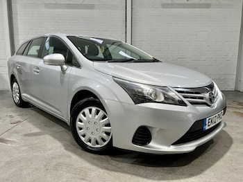 (12) - 2.0 D-4D T2 Tourer Euro 5 5dr