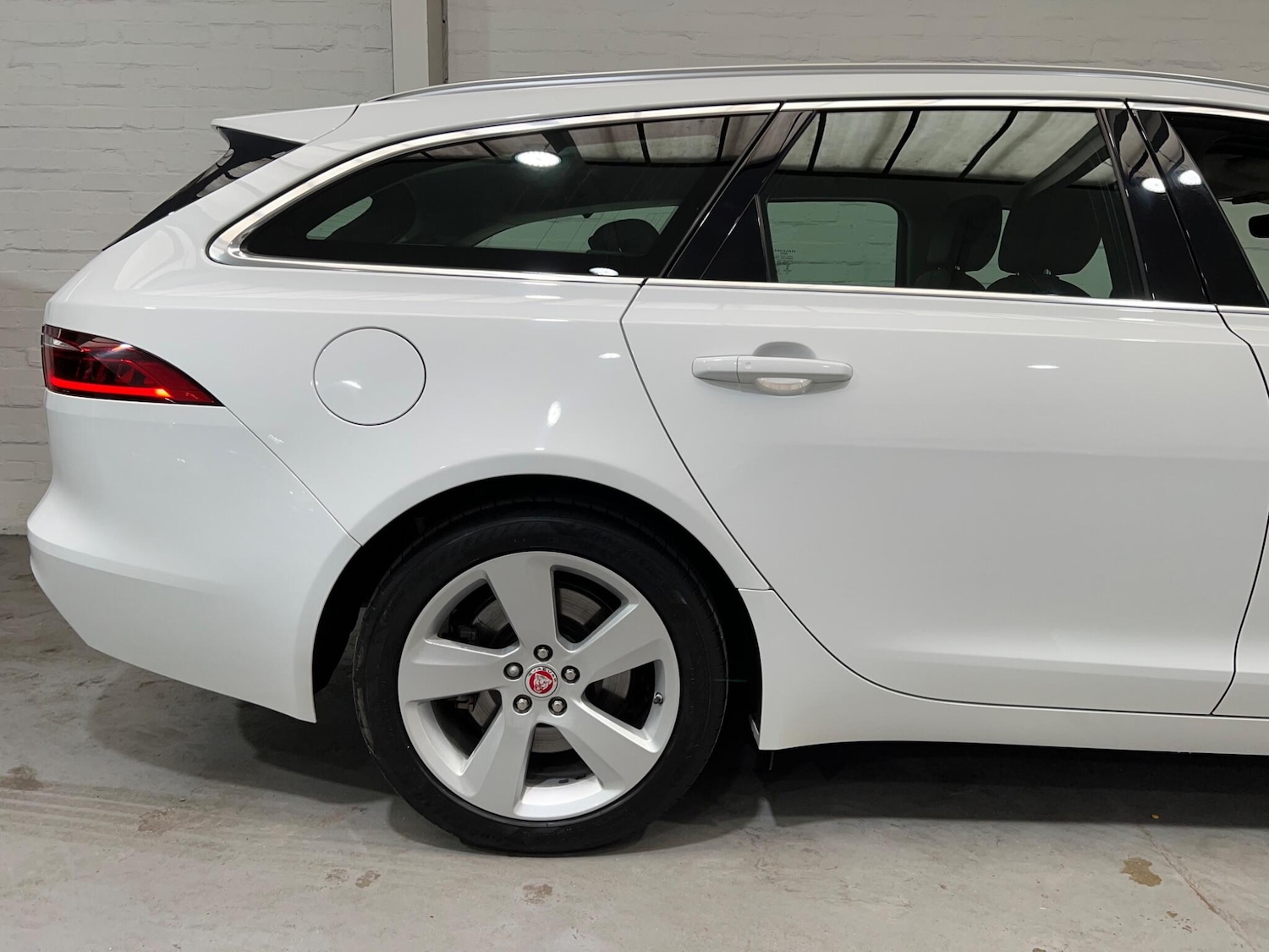Used Jaguar XF 2020 for sale - 76136023: Photo 10