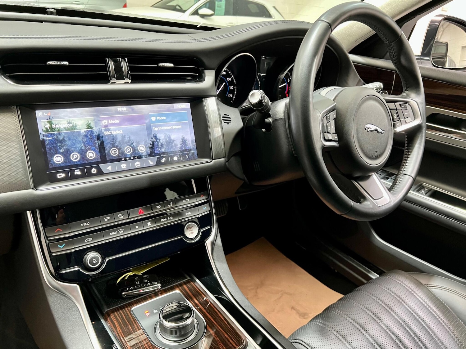 Used Jaguar XF 2020 for sale - 76136023: Photo 16