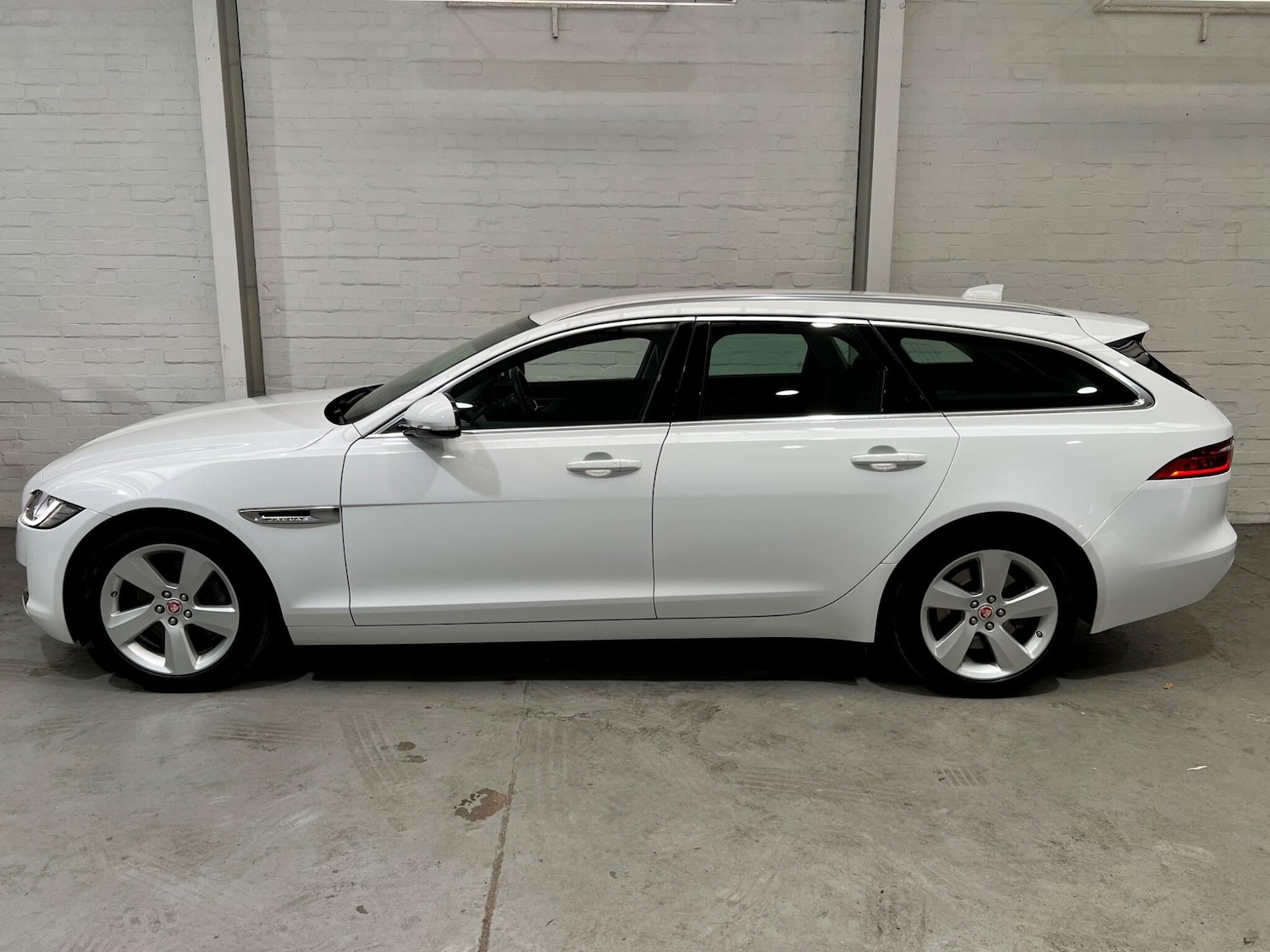 Used Jaguar XF 2020 for sale - 76136023: Photo 17