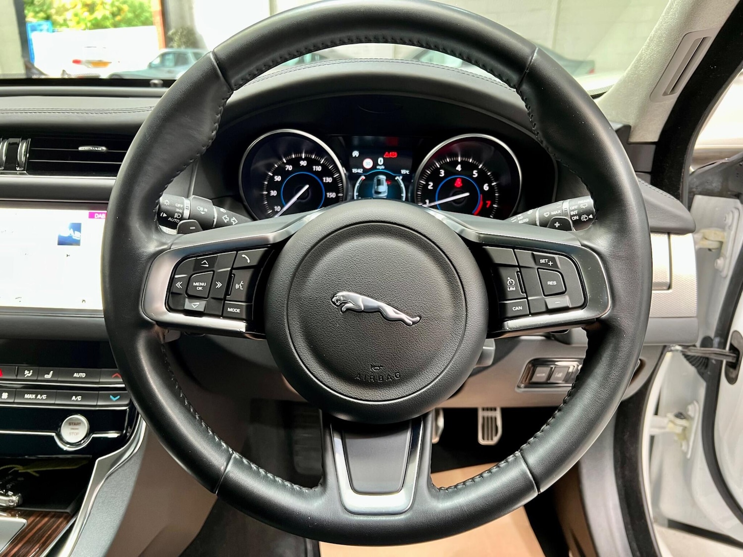 Used Jaguar XF 2020 for sale - 76136023: Photo 26