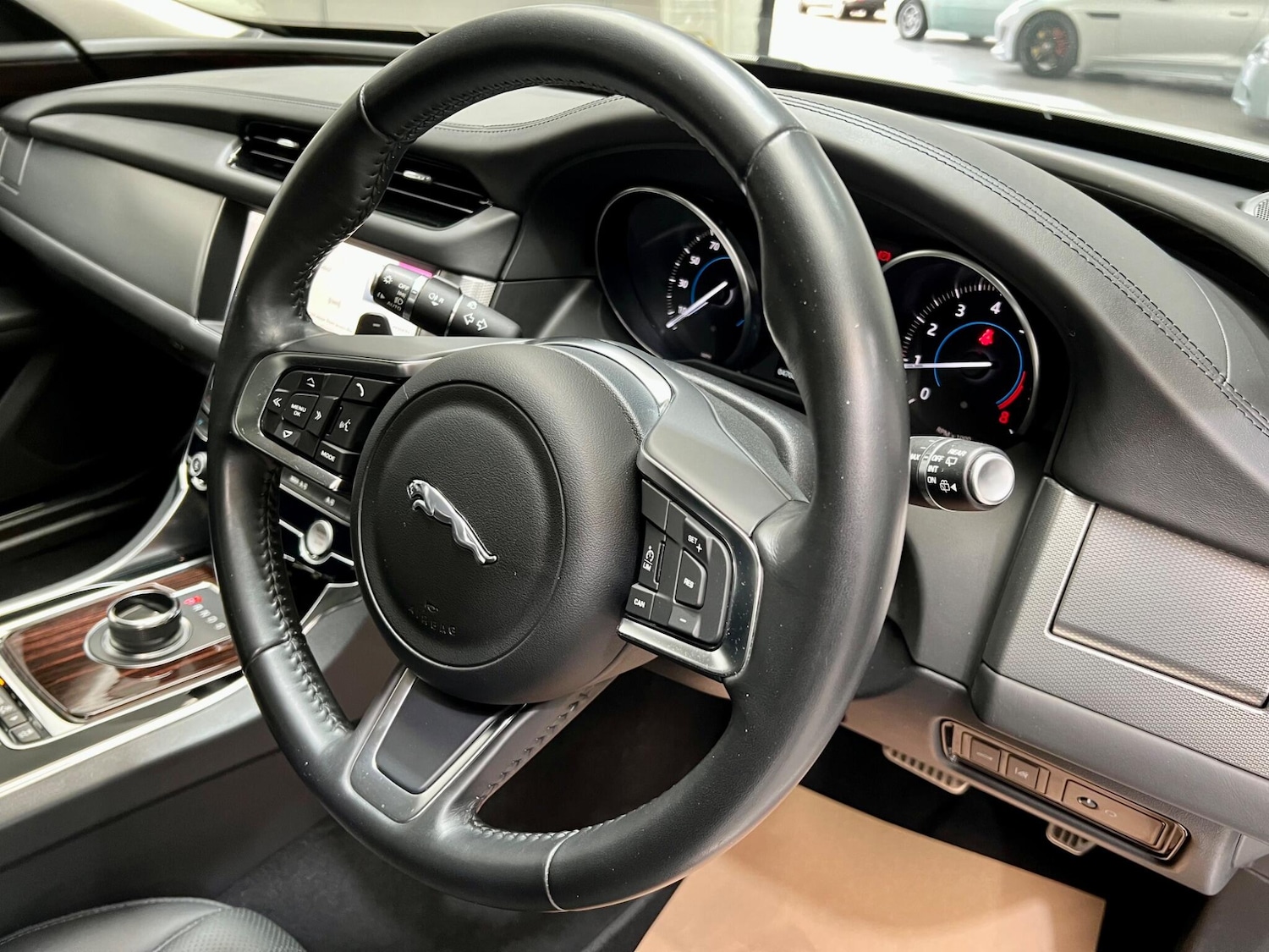 Used Jaguar XF 2020 for sale - 76136023: Photo 5