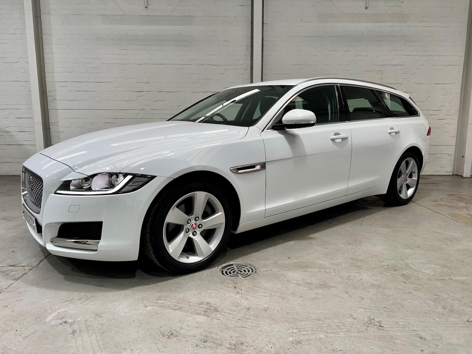 Used Jaguar XF 2020 for sale - 76136023: Photo 6