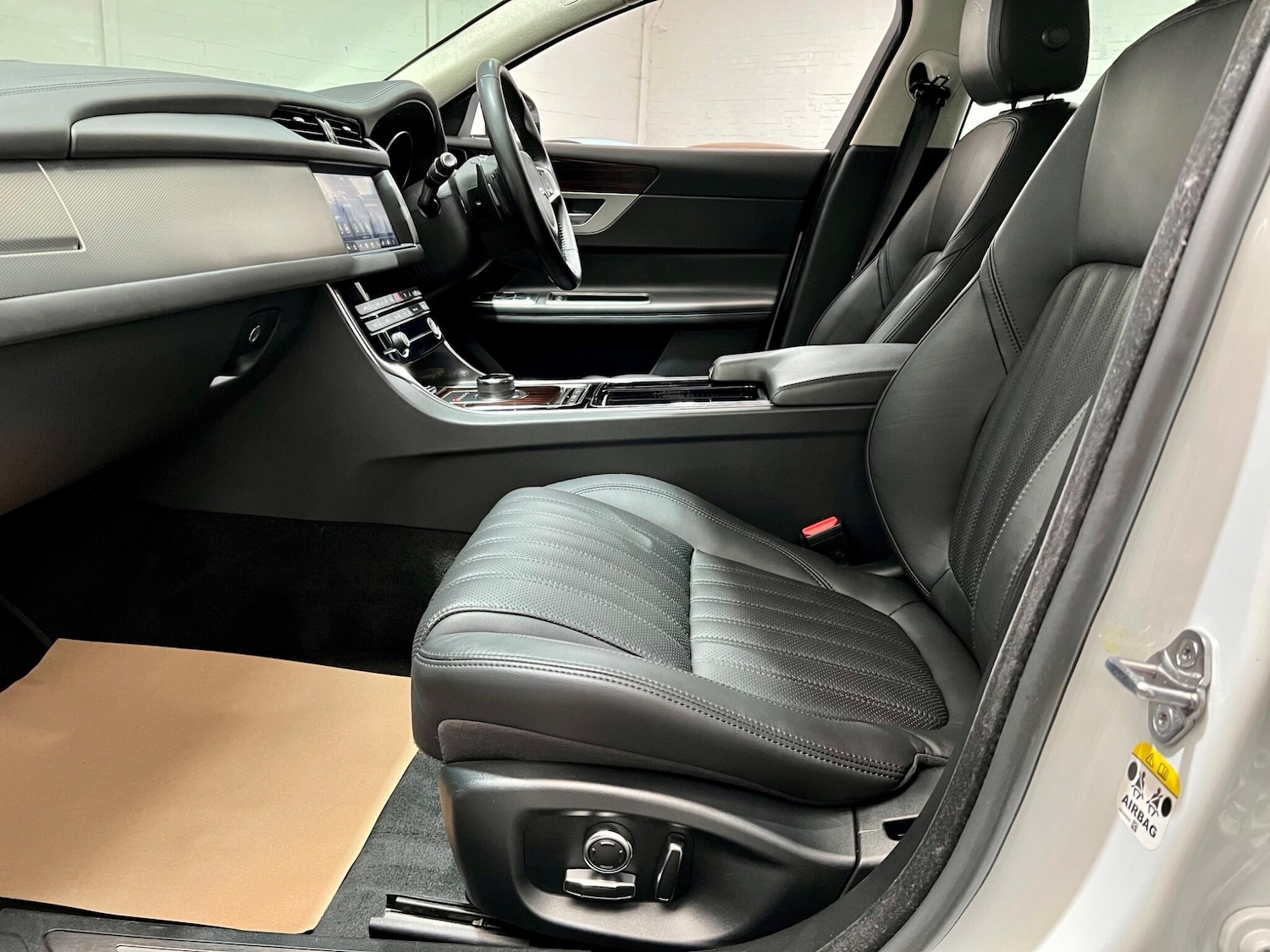 Used Jaguar XF 2020 for sale - 76136023: Photo 67