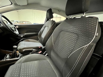 Used Ford Fiesta 2017 for sale - 76592738: Photo