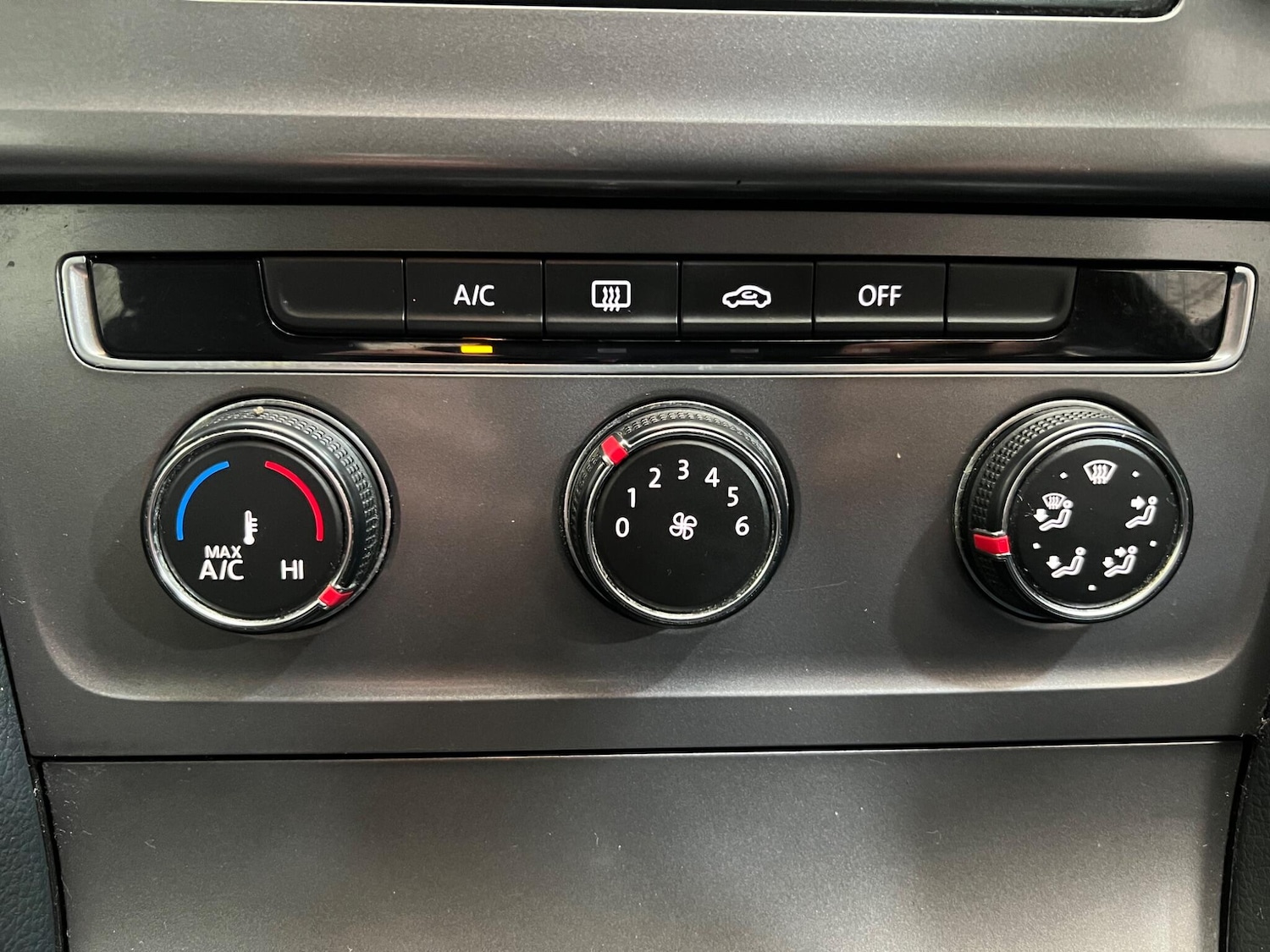 Used Volkswagen Golf 2013 for sale - 77633317: Photo 17