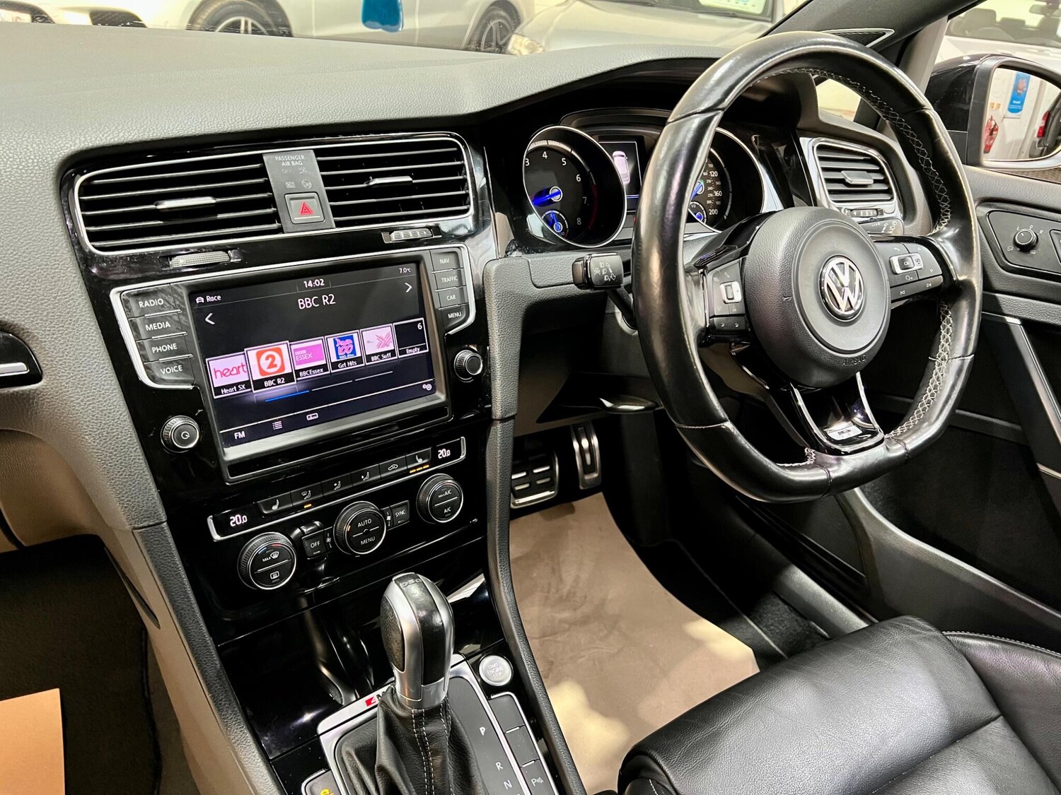 Used Volkswagen Golf 2017 for sale - 77016365: Photo 28