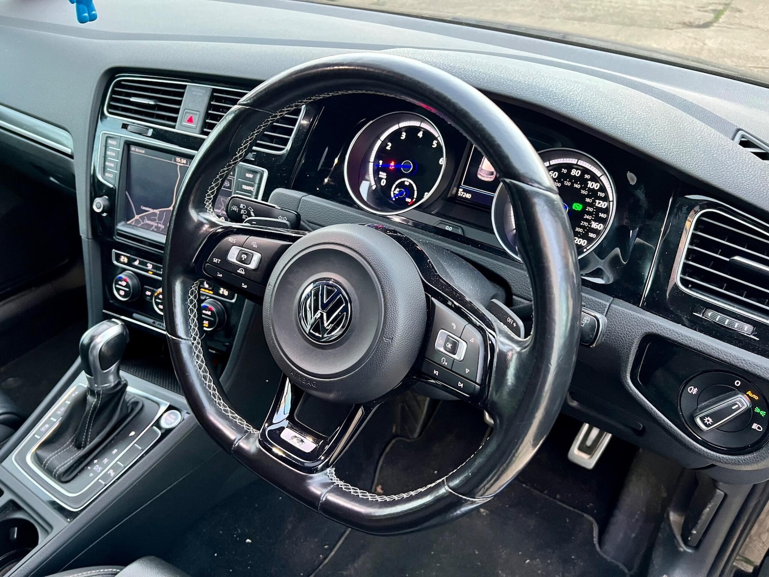 Used Volkswagen Golf 2017 for sale - 77016365: Photo 3