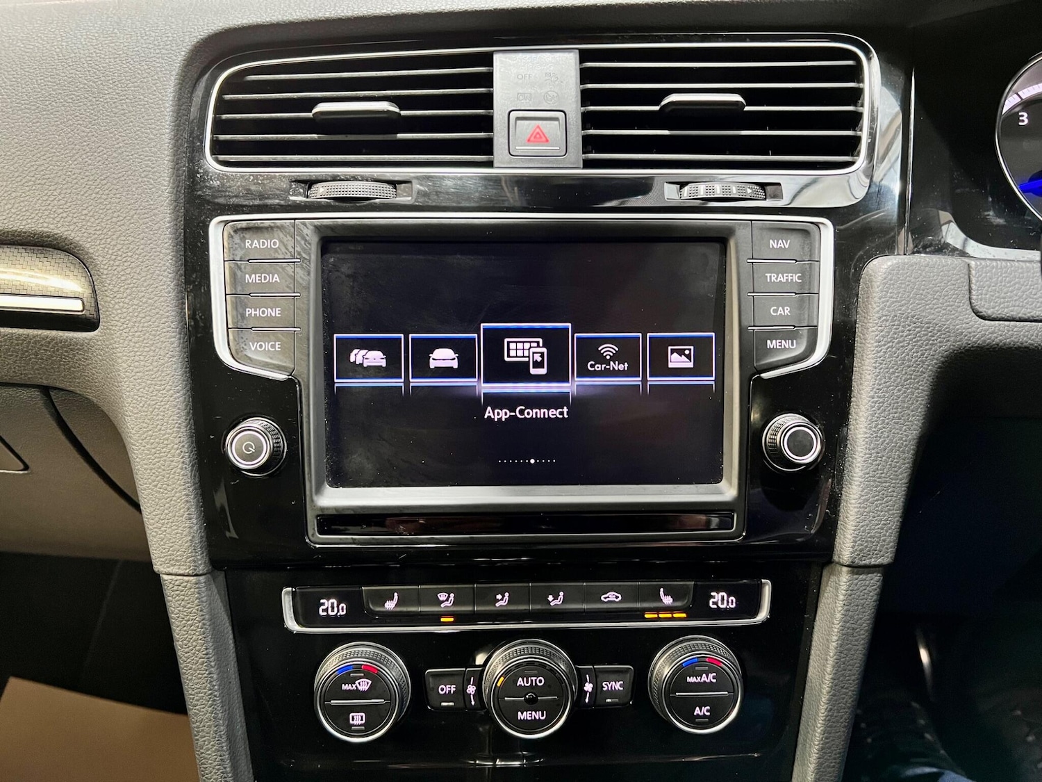 Used Volkswagen Golf 2017 for sale - 77016365: Photo 30